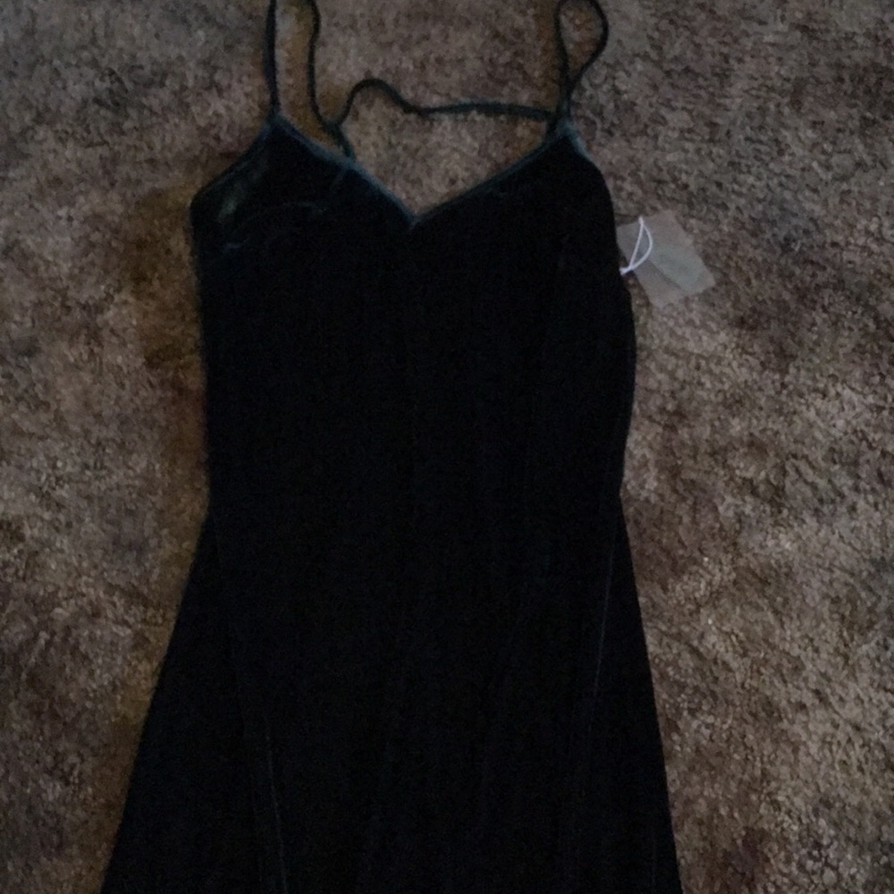 Dress - Picture 3 of 6